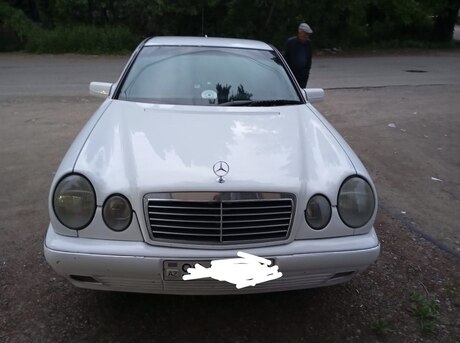 Mercedes E 220 d 1999