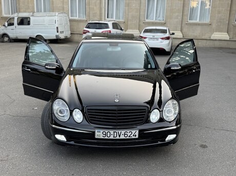 Mercedes E 240 2003