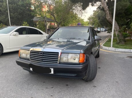 Mercedes 190 1990