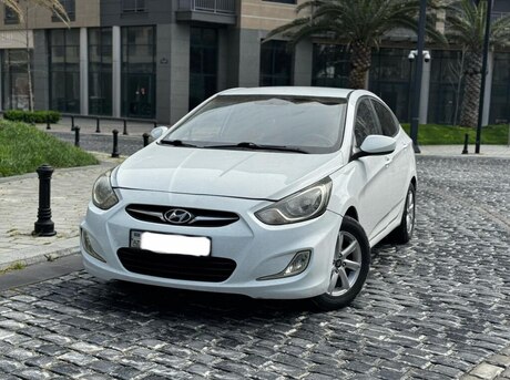 Hyundai Accent 2012