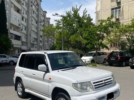Mitsubishi Pajero io 1999