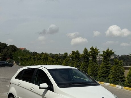 Mercedes B 180 2010