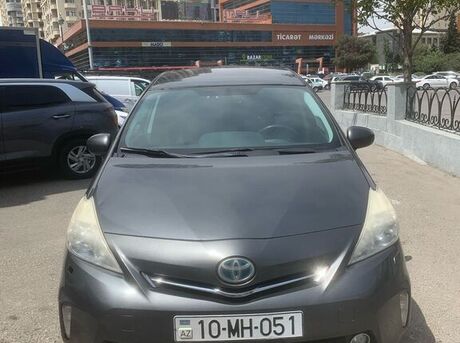 Toyota Prius V 2011