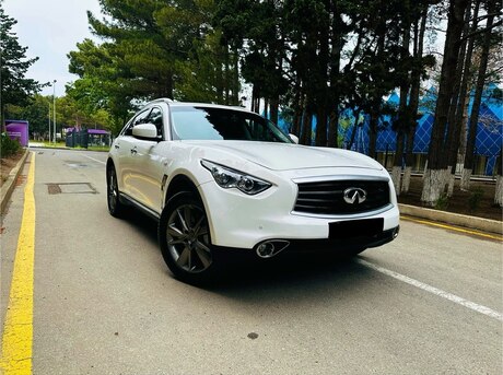 Infiniti FX35 2012