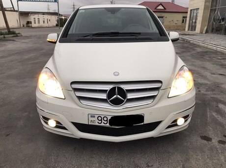 Mercedes B 180 2012