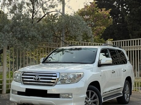 Toyota Land Cruiser 2011