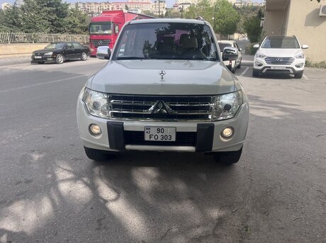 Mitsubishi Pajero 2010