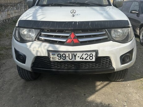Mitsubishi L200 2011