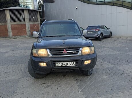 Mitsubishi Pajero 2001