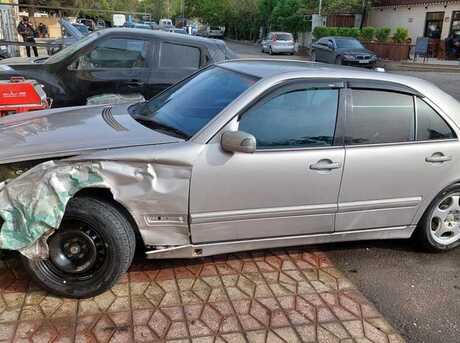 Mercedes E 270 2001