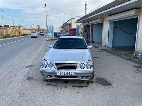 Mercedes E 270 2000