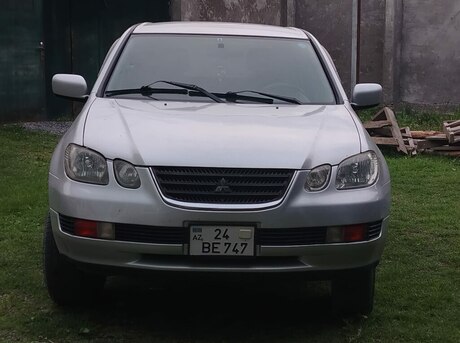 Mitsubishi Airtrek 2001