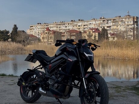 CFMOTO 250 NK 2025