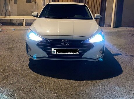 Hyundai Elantra 2019