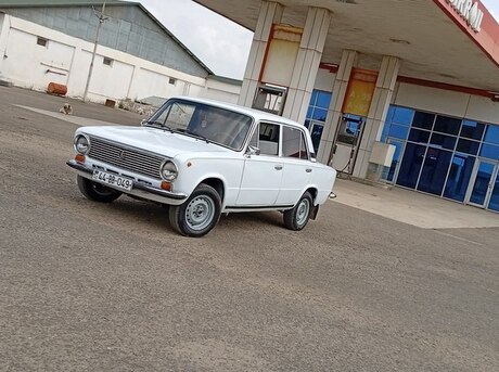 LADA (VAZ) 21011 1986