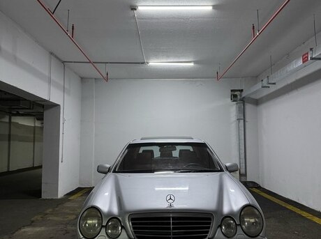 Mercedes E 240 2001