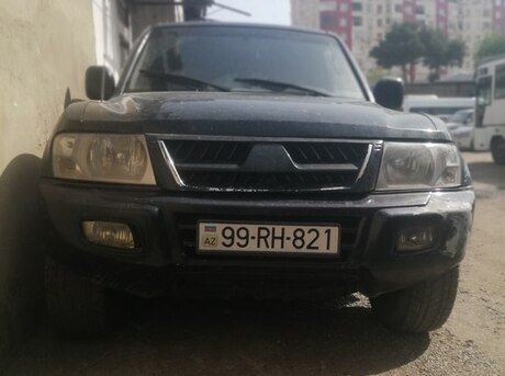 Mitsubishi Pajero 2001