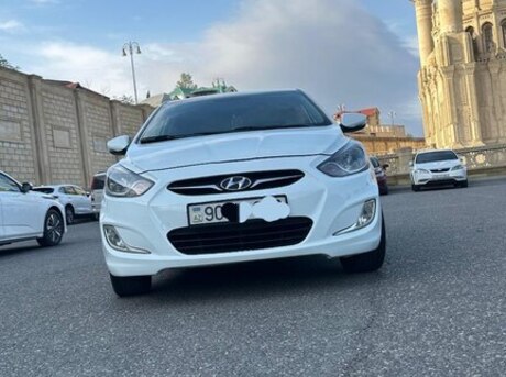 Hyundai Accent 2012