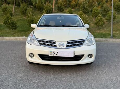 Nissan Tiida 2011