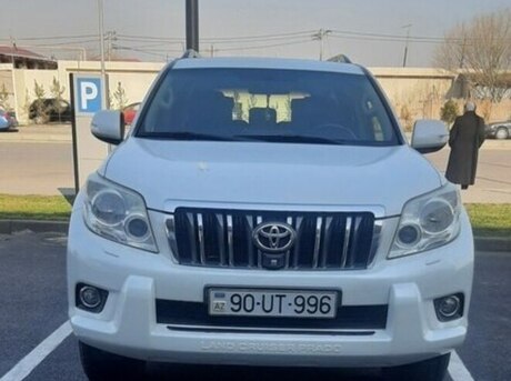 Toyota Land Cruiser Prado 2011