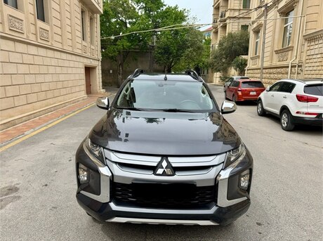 Mitsubishi L200 2021