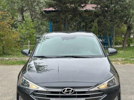 Hyundai Elantra 2020