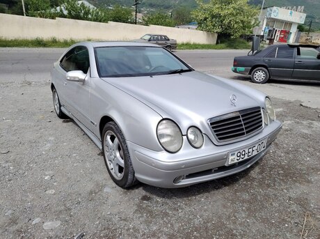 Mercedes  2001
