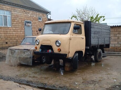 UAZ 3303 1988