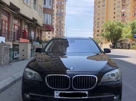 BMW 750 2012