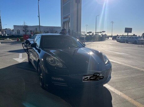Porsche Panamera 4S