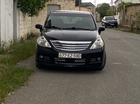Nissan Tiida 2011