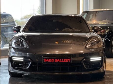 Porsche Panamera 4S