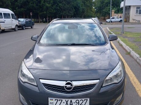 Opel Astra 2011