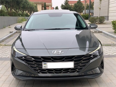 Hyundai Elantra 2022