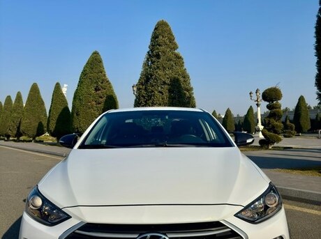 Hyundai Avante 2016