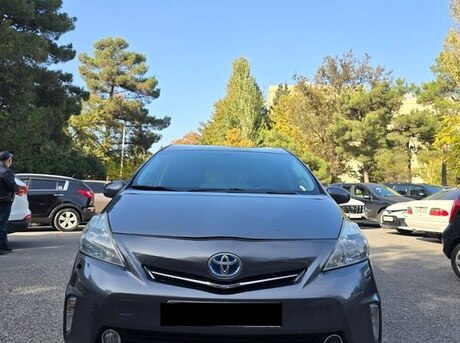Toyota Prius V 2012