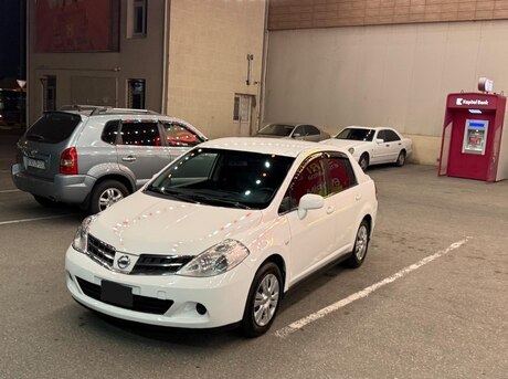 Nissan Tiida 2011