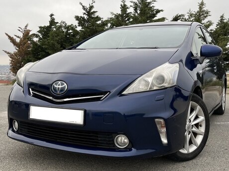 Toyota Prius V 2013