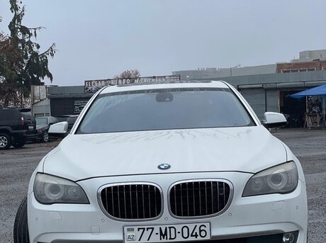 BMW 750 2009