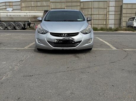 Hyundai Elantra 2012