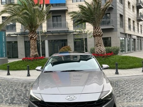 Hyundai Elantra 2023