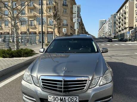 Mercedes E 250 2012