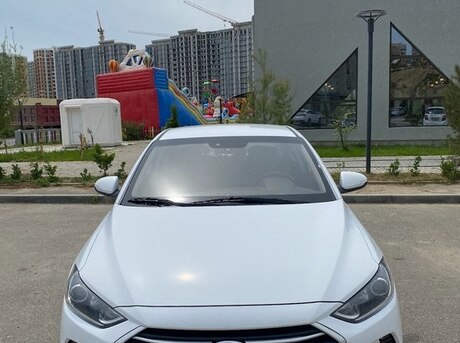 Hyundai Avante 2016
