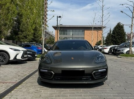Porsche Panamera 4 E-Hybrid