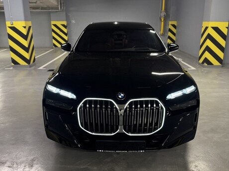 BMW 750e xDrive 2023