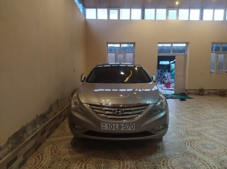 Hyundai Sonata 2010