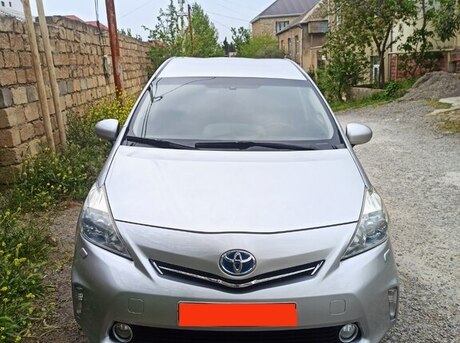 Toyota Prius V 2013