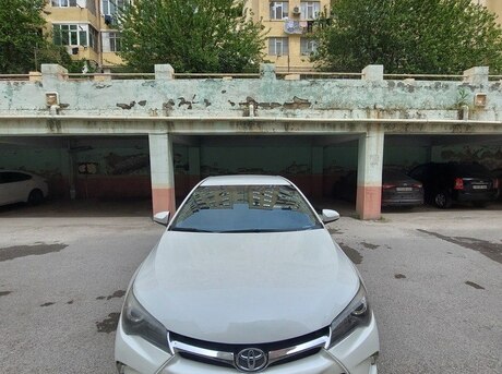 Toyota Camry 2016