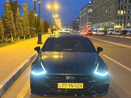 Hyundai  2021