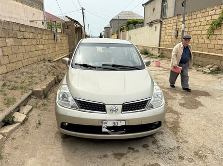 Nissan Tiida 2008